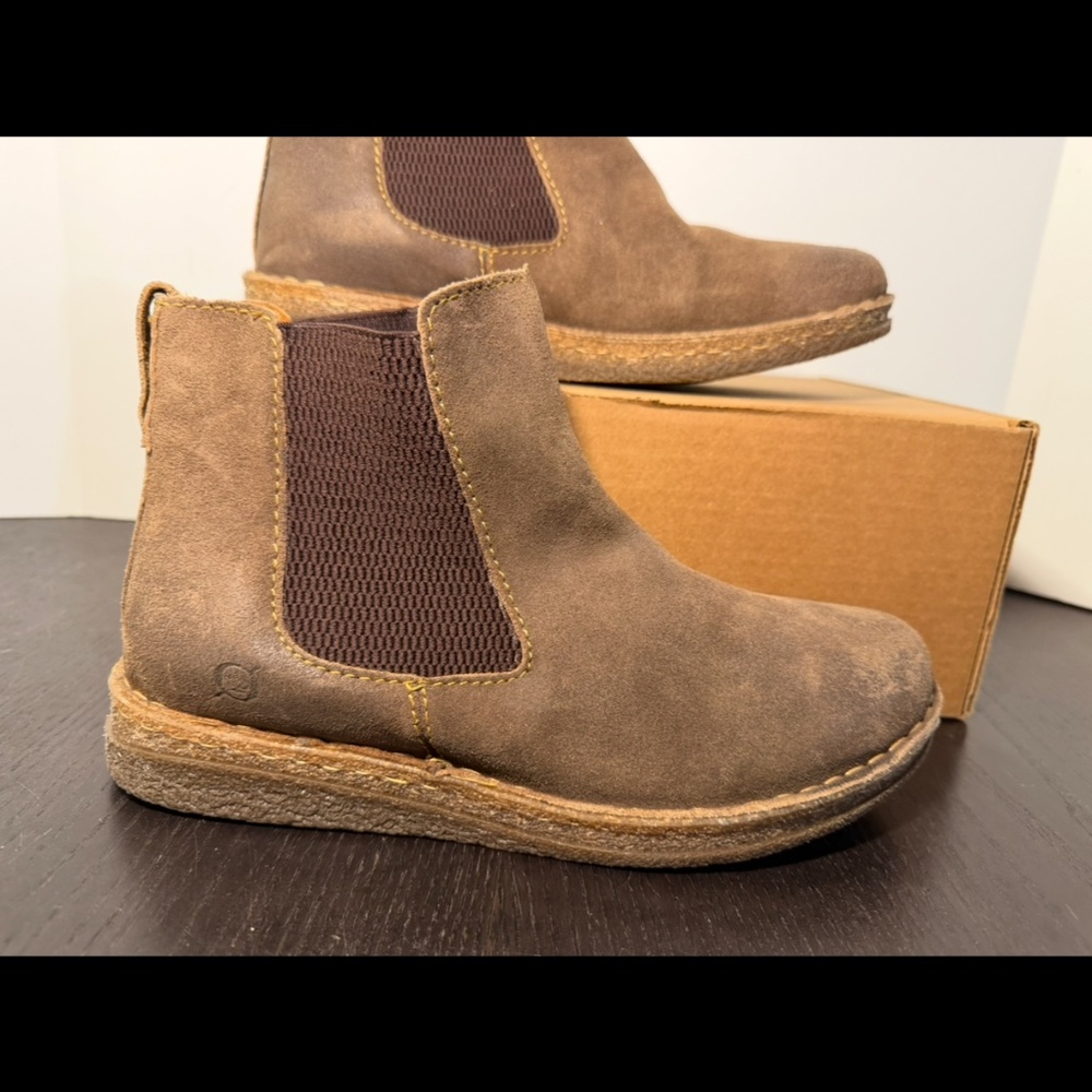 Born Faline Suede Leather Distressed Chelsea Boots Taupe Womans 10M